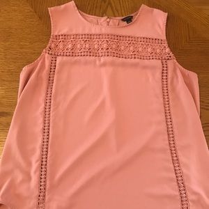 Casual sleeveless top